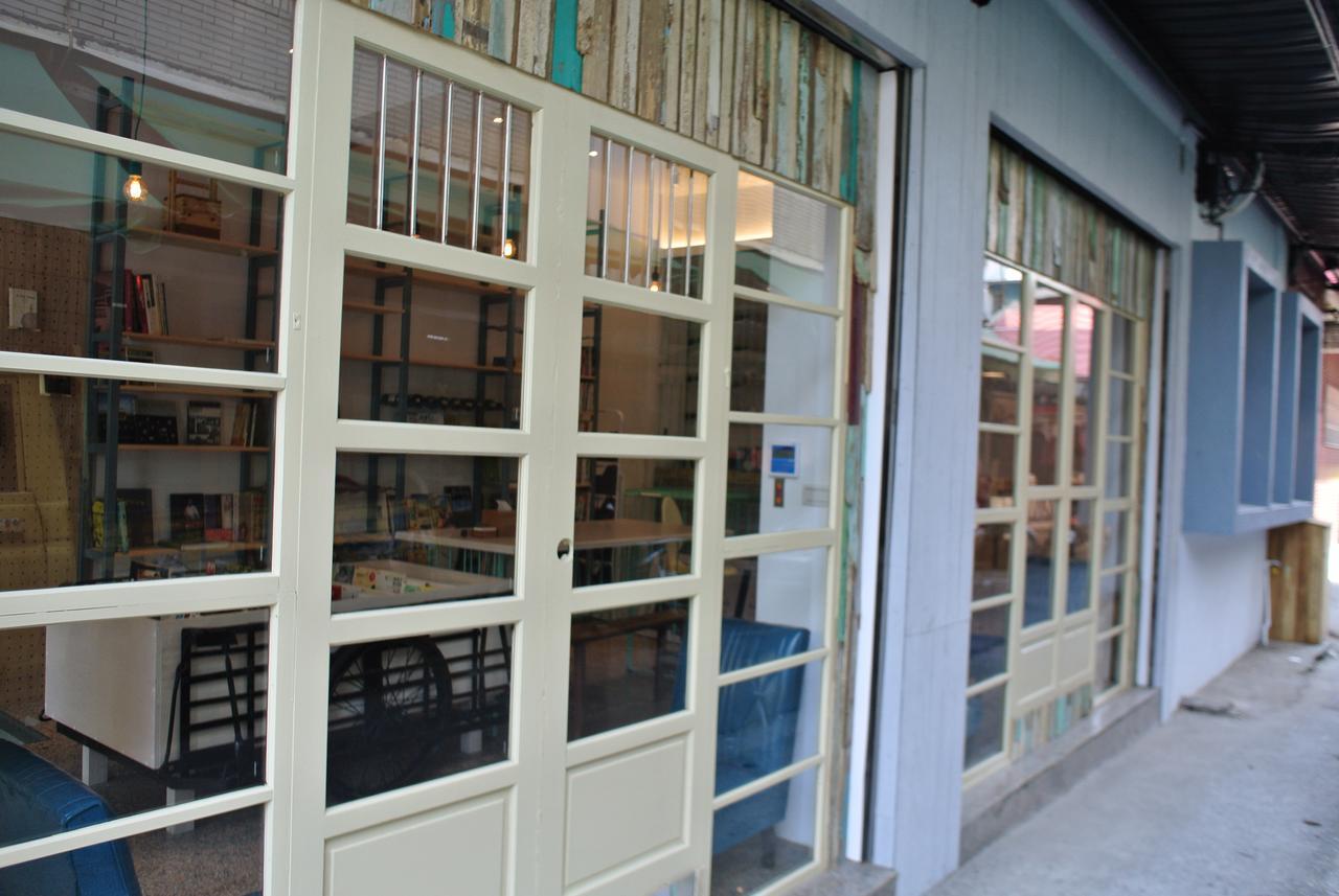 Hostel Bobooks Chiayi Exterior foto